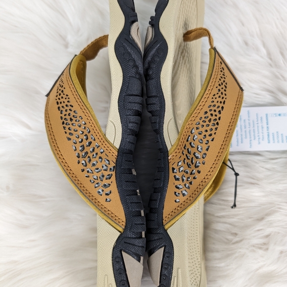 Watelves waterproof sandals, flip flops, men's size 43EU, 10US, tan - Picture 7 of 10